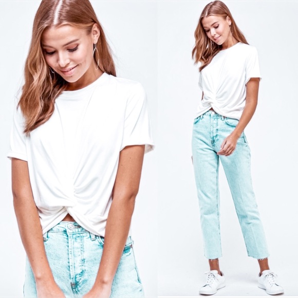 Tops - Lovely White Twisted Knot Crop Top